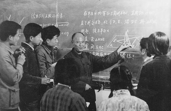 特级教师常亚清老师在讲课