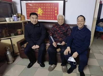 李明臣