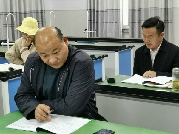 韩艳明老师.jpg