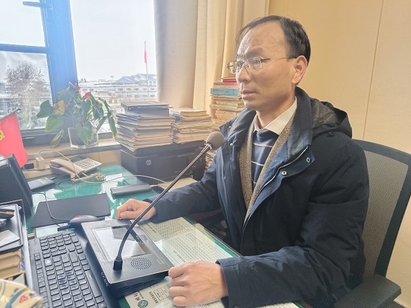 4赵主任主持.jpg 4赵主任主持.jpg