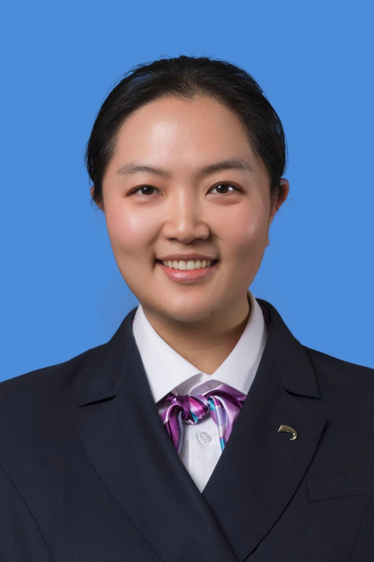 李亚男.jpg 李亚男.jpg