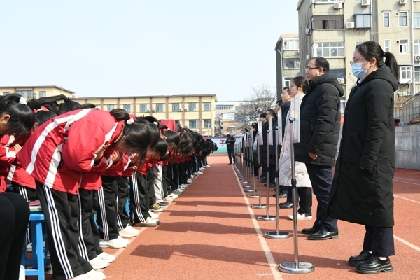 鞠躬.jpg