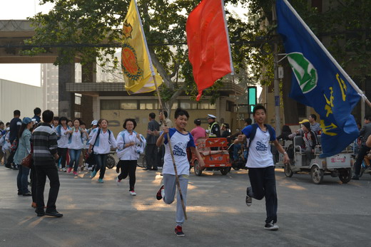 开封高中第六届远足2.JPG